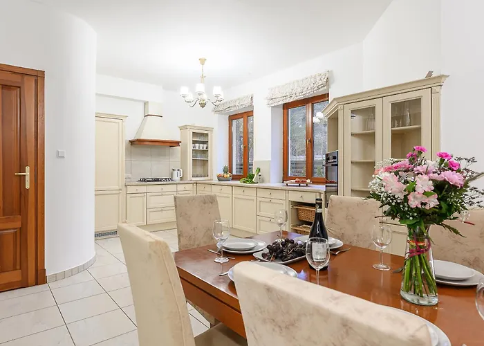 Lumina Amazing House In Warsaw