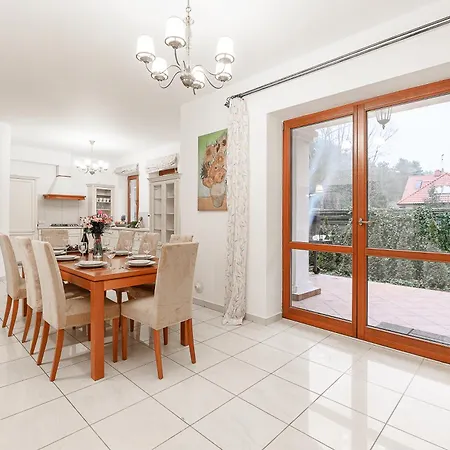 Lumina Amazing House In Varşova