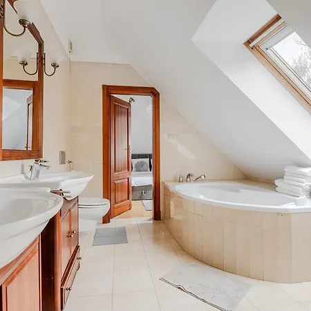 Lumina Amazing House In Villa Warsaw